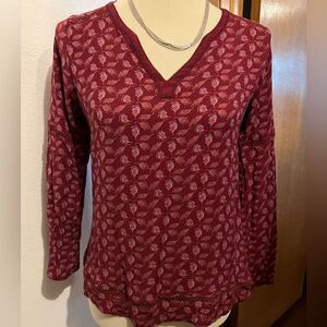 EUC Mountain Khakis Red Print 3/4 Sleeve V-neck Top Size Medium #104